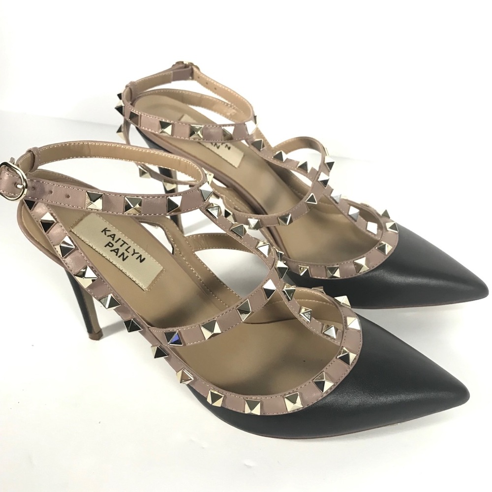 โSildโ Kaitlyn Pan Pointed Toe Studded Pump - Picture 1 of 8